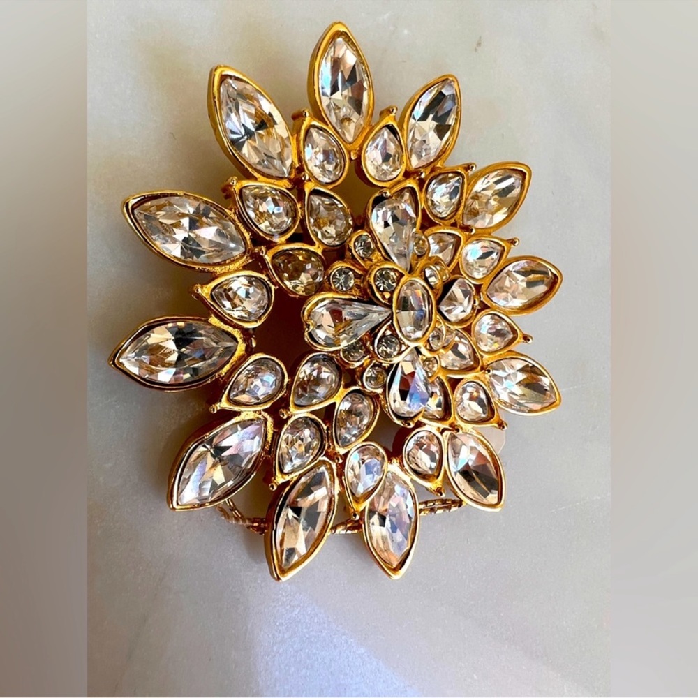 NWT - vintage St. John’s brooch.